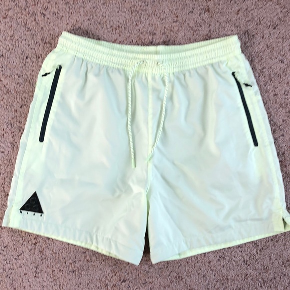 acg shorts nike